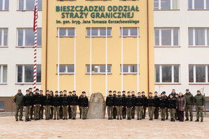 Uczniowie klasy mundurowej dynowskiego liceum poznawali realia służby w Bieszczadzkim Oddziale SG.