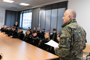 Uczniowie klasy mundurowej dynowskiego liceum poznawali realia służby w Bieszczadzkim Oddziale SG.