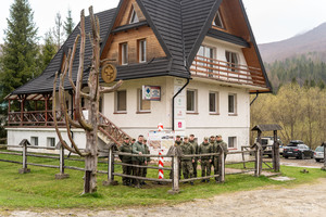 posadowienie znaków symbolizujących placówki SG
