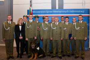 Wyróżnieni funkcjonariusze SG na spotkaniu w MSWiA 