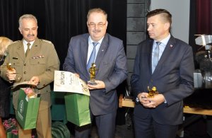kryształowe misie dla laureatów festiwalu 