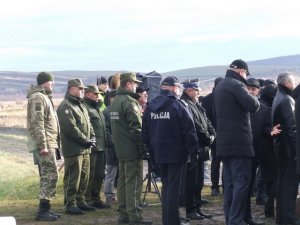 Przekazanie światełka w przejściu granicznym w Malhowicach 