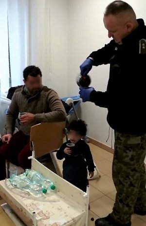otrzymali ciepłe napoje i posiłek w Placówce SG w Lubaczowie 