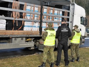 Naczepa wypełniona hiszpańskim winem bez akcyzy 