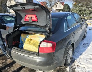 Papierosy z przemytu w bagażniku Audi 