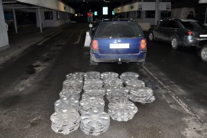 Kradł kołpaki w ilościach hurtowych 