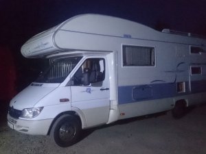 zatrzymany pojazd typu kamper 