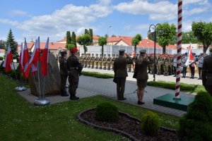 uroczysty apel w komendzie oddziału 