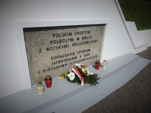 tablica pamiątkowa w Zadwórzu 