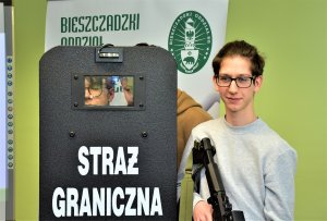 pokaz wyposażenia funkcjonariuszy SG 