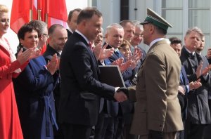 BiOSG wyróżniowy flagą państwową 
