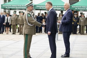 wręczenie nominacji generalskiej przez Prezydenta RP zdj. KGSG 