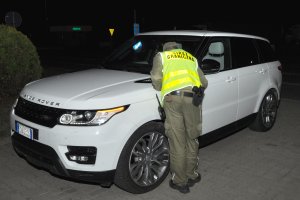 Luksusowy, skradziony we Włoszech land rover sport (rok prod. 2015) 