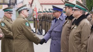 wręczenie odznaki pamiątkowej 