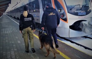 wspólny patrol Straży Granicznej i Straży Ochrony Kolei 