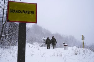 wiosenny partrol w zimowej aurze w Bieszczadach 