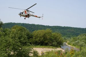 Szkolenie wysokościowe z użyciem śmigłowca 