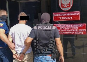 doprowadzenie zatrzymanego do prokuratury 