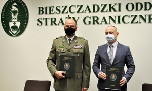 Podpisanie porozumienia w komendzie Bieszczadzkiego Oddziału SG 