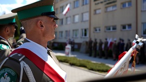 podniesienie flagi państowej 