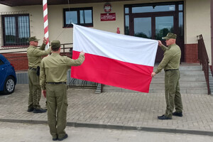 Uroczyste podniesienie flagi w PSG w Czarnej Górnej 