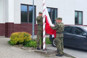 Uroczyste podniesienie flagi w PSG w Stuposianach 