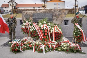 obchody w Markowej (fot. Biuro prasowe UMWP/Policja Podkarpacka/PUW Rzeszów ) obchody w Markowej (fot. Biuro prasowe UMWP/Policja Podkarpacka/PUW Rzeszów )