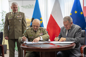 uroczystość podpisania porozumienia w komendzie BiOSG uroczystość podpisania porozumienia w komendzie BiOSG