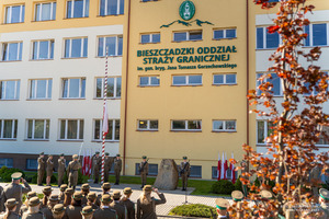 Święto Flagi Rzeczypospolitej Polskiej na terenie Komendy Bieszczadzkiego Oddziału Straży Granicznej w Przemyślu