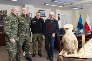 zdjęcie z kolejnego etapu powstawania spiżowej figurki zdjęcie z kolejnego etapu powstawania spiżowej figurki