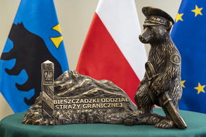 figurka przez zainstalowaniem na przemyskim Rynku figurka przez zainstalowaniem na przemyskim Rynku