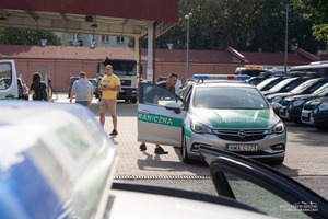 funkcjonariusze  przygotowują się do wyjazdu na oddelegowanie funkcjonariusze przygotowują się do wyjazdu na oddelegowanie