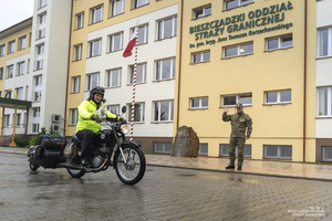 Strażnik graniczny z Podkarpacia wyruszył WSK-ą dookoła Polski