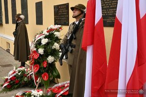 Uroczystości w Rzeszowie (zdjęcia: Policja Podkarpacka) Uroczystości w Rzeszowie (zdjęcia: Policja Podkarpacka)