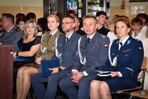 uroczystości rozpoczęcia roku z udziałem funkcjonariuszy BiOSG (fot. Policja oraz szkoły współpracujące z BiOSG) uroczystości rozpoczęcia roku z udziałem funkcjonariuszy BiOSG (fot. Policja oraz szkoły współpracujące z BiOSG)