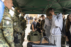 Prezentacja musztry klasy mundurowej z Rymanowa