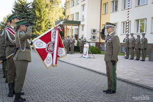 grupa nowych strażników granicznych uroczyście złożyła ślubowanie