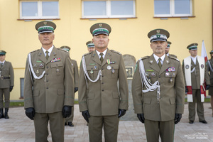 grupa nowych strażników granicznych uroczyście złożyła ślubowanie