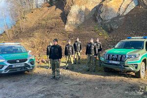 funkcjonariusze Bieszczadzkiego Oddziału SG realizują zadanie sportowe akcji funkcjonariusze Bieszczadzkiego Oddziału SG realizują zadanie sportowe akcji