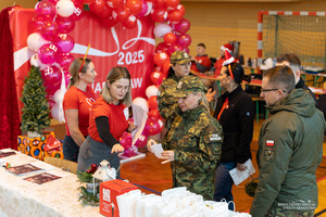 Funkcjonariusze i pracownicy BiOSG po raz kolejny włączyli się w akcję „Szlachetna Paczka”