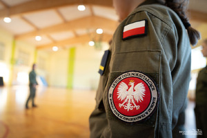 Zajęcia w szkole przeprowadzone przez funkcjonariuszkę BiOSG