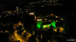 Iluminacje w kolorze zielonym z okazji Święta Straży Granicznej Zamek Kazimierzowski w Przemyślu