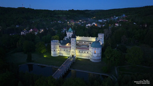 Iluminacje w kolorze zielonym z okazji Święta Straży Granicznej Zamek w Krasiczynie
